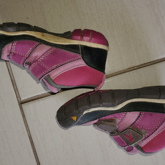 Keen black and red 8c shoes - Picture 5 of 5